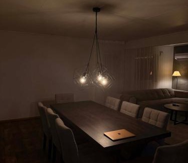 Lenvik Apartment | Big house in a quiet neighbourhood