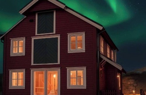 Herdla Cabin | Big Waterfront Cabin - Sauna & Spa - Near Bergen - Sleeps 18