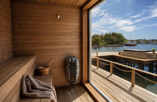 Herdla House | Big Waterfront Cabin - Sauna & Spa - Near Bergen - Sleeps 18