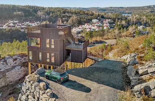 Risor House | Bird house-inspired cabin near Kragerø