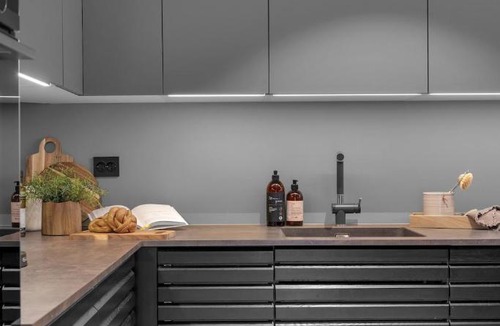 Tromsdalen Apartment | Björk Tromsø - Large, modern apartment with amazing views and heated indoor garage