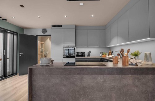 Tromsdalen Apartment | Björk Tromsø - Large, modern apartment with amazing views and heated indoor garage