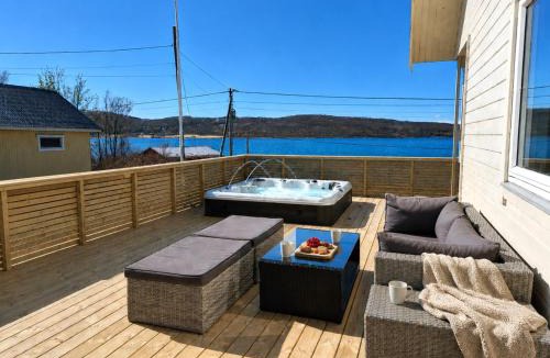 Lyngen House | Blabergan Lodge in the Lyngen Alps