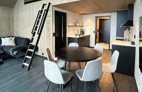 Nautnes Apartment | Boat house with sea views an hour from Bergen