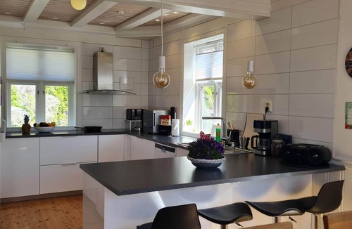 Lindas House | Boat Included Waterfront Villa Bergen