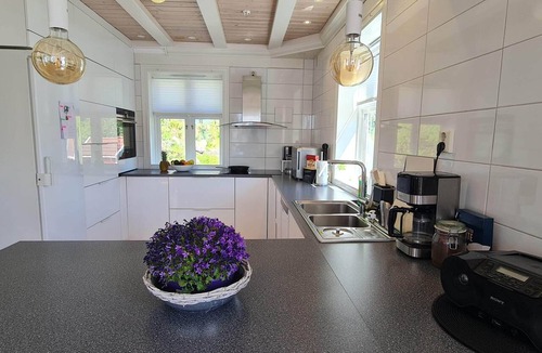 Lindas House | Boat Included Waterfront Villa Bergen