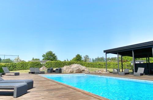 Bastad Municipality House | Boende med pool och tennisbana i familjevänligt område