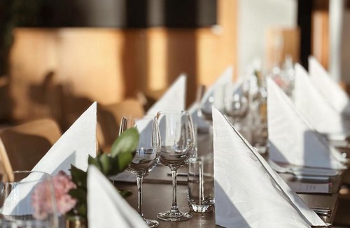 Jarna Hotel | Bommersvik Hotell & Konferens