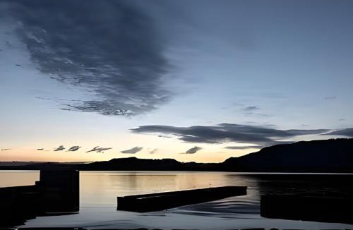 Stavanger Apartment | Brand new 3BR Apt by the sea with garden - 3 minutes from city by train