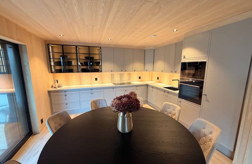 Andalsnes House | Brand-new, modern apartment in beautiful surroundings