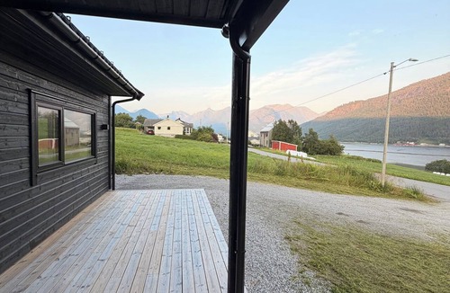Andalsnes House | Brand-new, modern apartment in beautiful surroundings