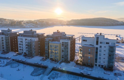 Jyvaskyla Apartment | Bright 2BR Lake View Apt - Sauna & Free Parking