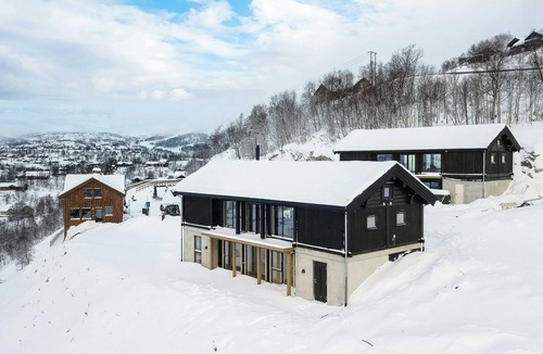 Vinje House | Bright and modern cabin, with great mountain view
