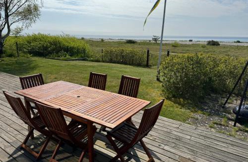 Gislov Villa | Bright and modern villa by the sea