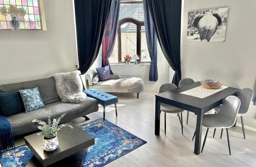 Alesund Apartment | Bright and spacious apartment with a balcony in quiet downtown of Ålesund