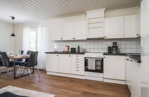 Norberg House | Bright and Stylish 3 Bedroom in Norberg