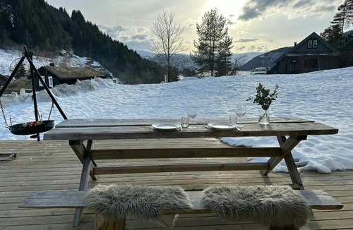 Stjordal Apartment | Bright apartment in Kvasshaugen holiday park