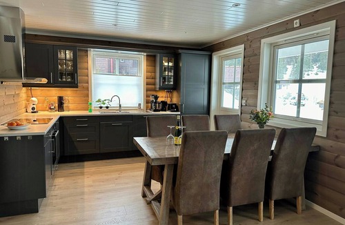 Stjordal Apartment | Bright apartment in Kvasshaugen holiday park