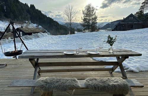 Stjordal Apartment | Bright apartment in Kvasshaugen holiday park