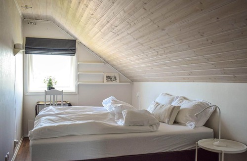 Bomlo House | Bright cottage with panoramic view and own boat, beautifully located on a small hill just 30 meters