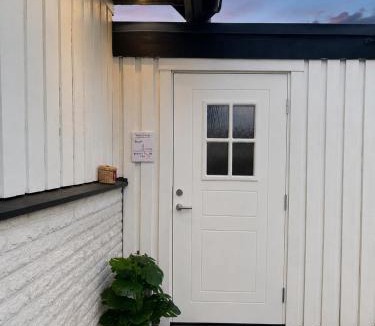 Hassleholm Villa | Bright & Cozy Ground Floor Apartment in Hässleholm