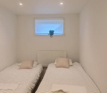 Hassleholm Villa | Bright & Cozy Ground Floor Apartment in Hässleholm