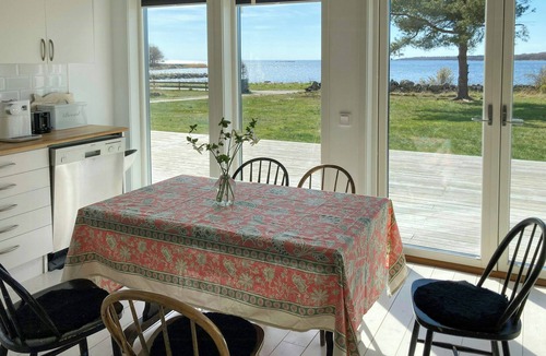 Listerby House | Bright house with sea view at Lindö