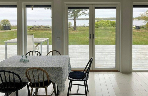 Listerby House | Bright house with sea view at Lindö