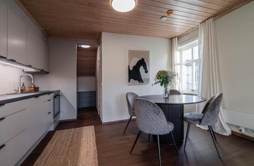 Alesund Apartment | Bright Nordic Apartment - Free Parking - 4 Guests - Close to City Center