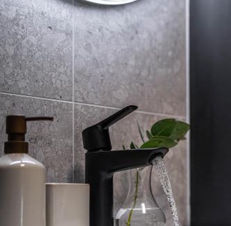Alesund Apartment | Bright Nordic Apartment - Free Parking - 4 Guests - Close to City Center