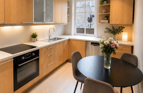 Laksevag Apartment | Bright Nordic apartment with sea & mountain views