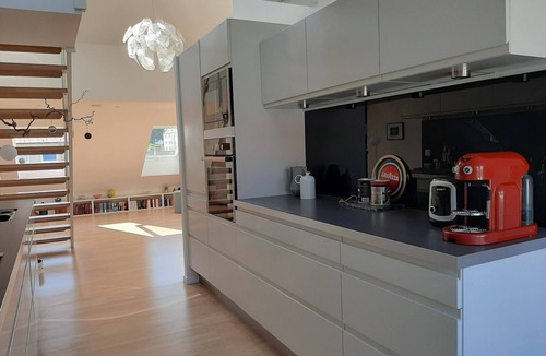Bergen City Centre Apartment | Bright, quiet and central loft apartment (150 m2)