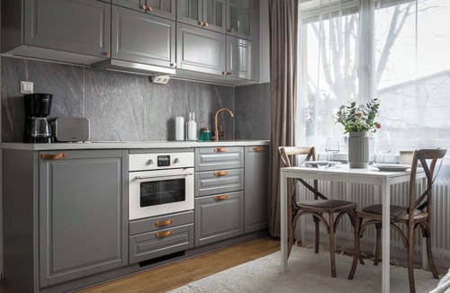 Liljeholmen - Hagersten Apartment | Bright Studio Apartment - 20 Min to City