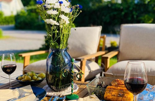 Bastad Apartment | Bright Studio Apartment with Sun Terrace, Central Båstad
