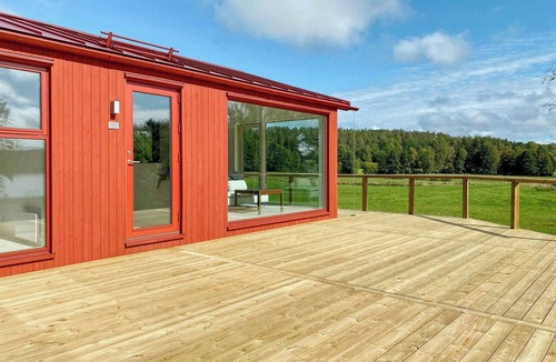 Ramkvilla House | Bright summer house by Klocksjön in Ramkvilla