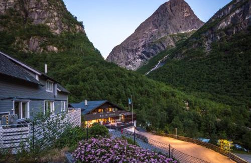 Briksdalsbre Hotel | Briksdalsbre Fjellstove