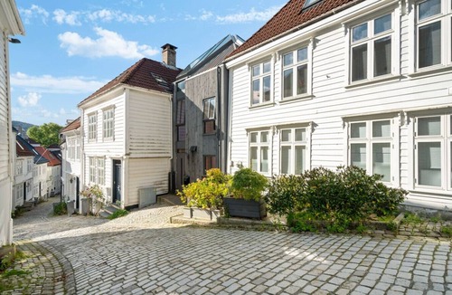 Bergen City Centre Apartment | BryggenStudio In Private Terrace In NY