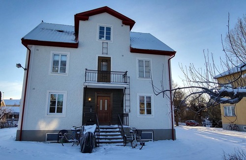 Tibro Bed & Breakfast | Budget Hotel. Dubbelrum + Resårsäng. Frukost/fee