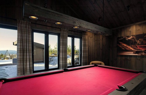 Vikberget House | Cabin at Turufjell with jacuzzi and billiards room