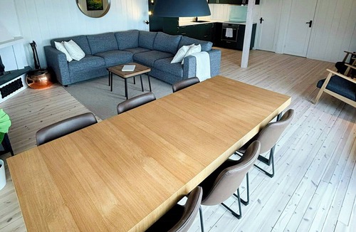 Hole House | Cabin by Lake Tyrifjorden with water views