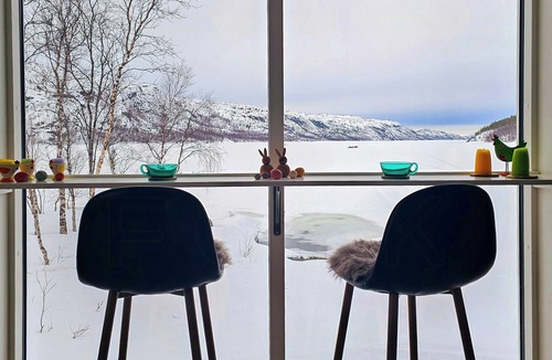 South Varanger House | Cabin by Langfjorden with sauna and midnight sun