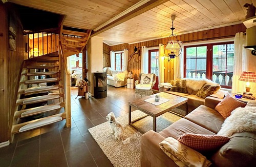 Kroderen House | Cabin by main ski trail at Norefjell