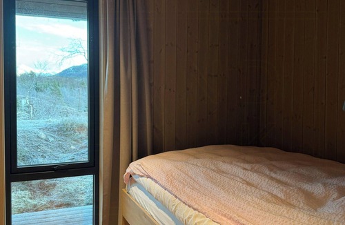 Sykkylven House | Cabin by Nysætervatnet surrounded by mountains