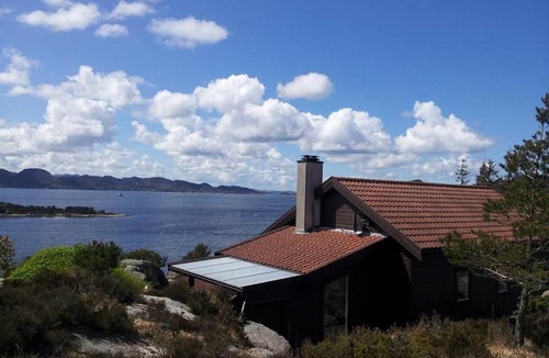 Strand Municipality House | Cabin by the sea, close to Preikestolen The Pulpit Rock