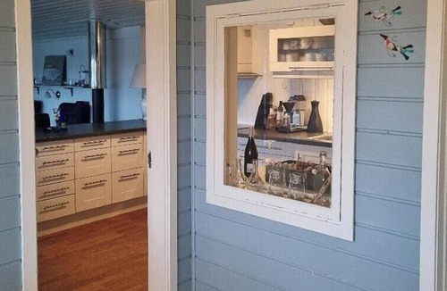 Torjulvagen House | Cabin by the sea with activities in Stangvika
