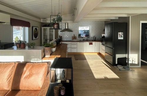 Hole House | Cabin by Tyrifjorden with hot tub and kayaks