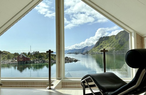 Ballstad Cabin | Cabin in Lofoten with spectacular view