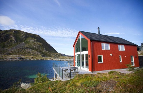 Ballstad House | Cabin in Lofoten with spectacular view