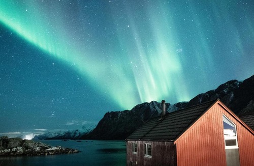 Ballstad House | Cabin in Lofoten with spectacular view