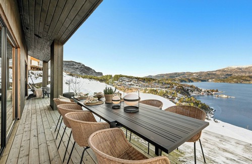 Suldal House | Cabin overlooking Ryfylke fjord